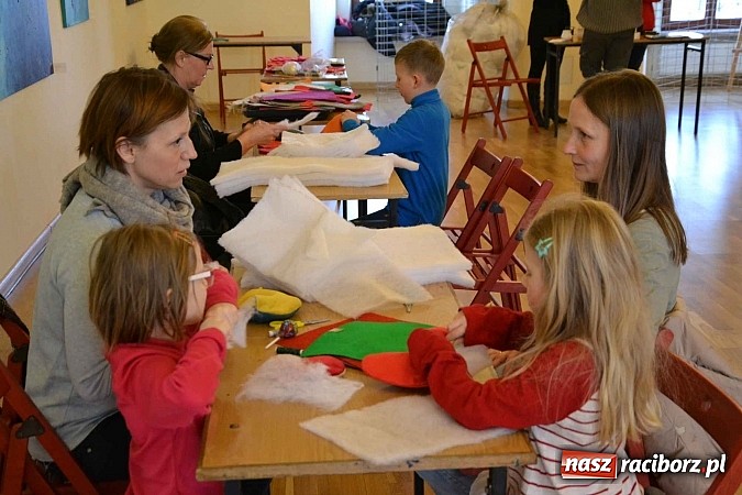 Zdjęcie w galerii na portalu naszraciborz.pl: Walentynkowe spotkanie z pluszakami zakończyło Zamkową Zimową Akademię Nauki wiadomości z regionu