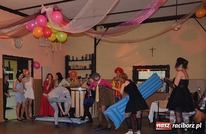 Zdjęcie w galerii na portalu naszraciborz.pl: 120 kobiet na Babskim Combrze w Jankowicach!  wiadomości z regionu