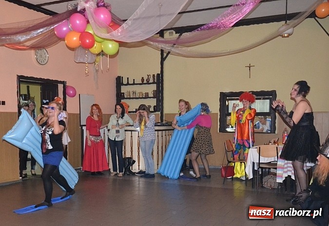 Zdjęcie w galerii na portalu naszraciborz.pl: 120 kobiet na Babskim Combrze w Jankowicach!  wiadomości z regionu