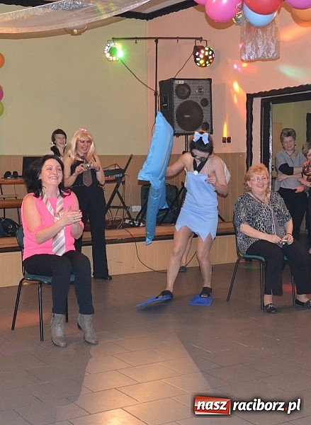 Zdjęcie w galerii na portalu naszraciborz.pl: 120 kobiet na Babskim Combrze w Jankowicach!  wiadomości z regionu