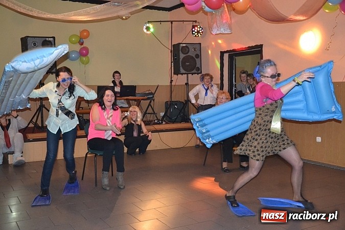 Zdjęcie w galerii na portalu naszraciborz.pl: 120 kobiet na Babskim Combrze w Jankowicach!  wiadomości z regionu