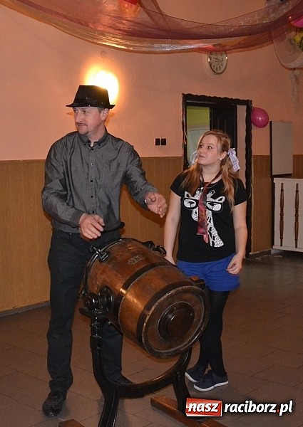 Zdjęcie w galerii na portalu naszraciborz.pl: 120 kobiet na Babskim Combrze w Jankowicach!  wiadomości z regionu