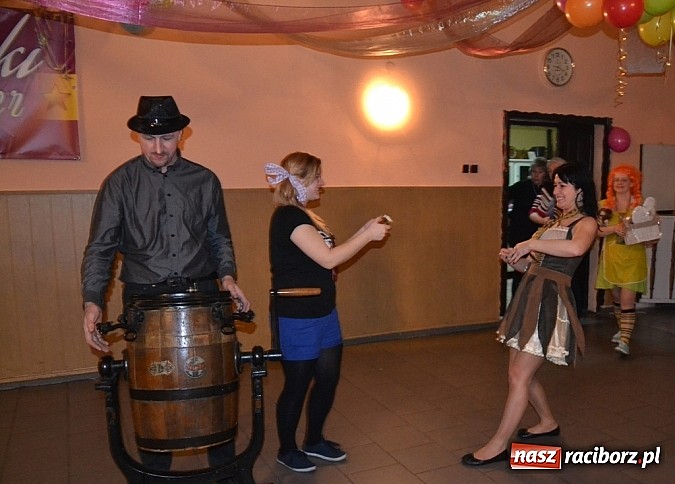 Zdjęcie w galerii na portalu naszraciborz.pl: 120 kobiet na Babskim Combrze w Jankowicach!  wiadomości z regionu