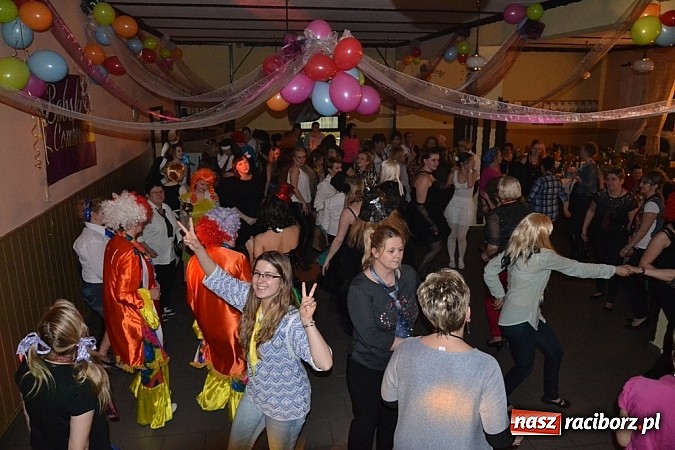 Zdjęcie w galerii na portalu naszraciborz.pl: 120 kobiet na Babskim Combrze w Jankowicach!  wiadomości z regionu