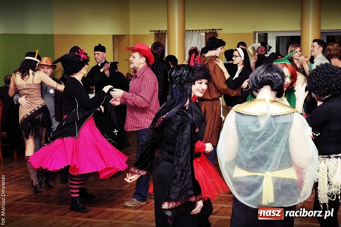 Zdjęcie w galerii na portalu naszraciborz.pl: Stowarzyszenie Prężny Kornowac zorganizowało bal kostiumowy wiadomości z regionu