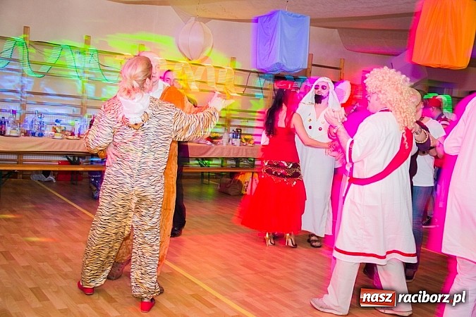 Zdjęcie w galerii na portalu naszraciborz.pl: Ostatkowy bal przebierańc&oacute;w w Samborowicach wiadomości z regionu