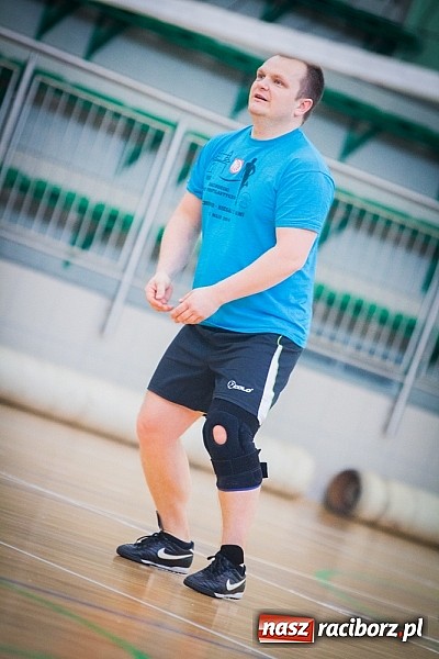 Zdjęcie w galerii na portalu naszraciborz.pl: Zakochane dwójki zagrały w Arenie Rafako wiadomości z regionu