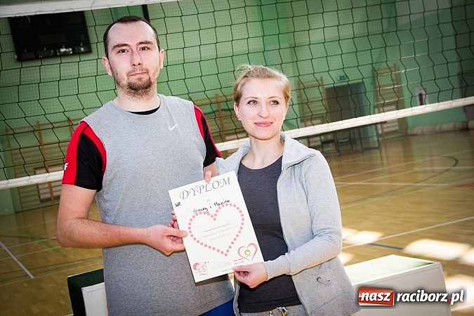 Zdjęcie w galerii na portalu naszraciborz.pl: Zakochane dwójki zagrały w Arenie Rafako wiadomości z regionu