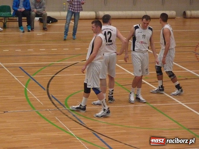 Zdjęcie w galerii na portalu naszraciborz.pl: Koszykówka. Zwycięska Ofensywa  wiadomości z regionu