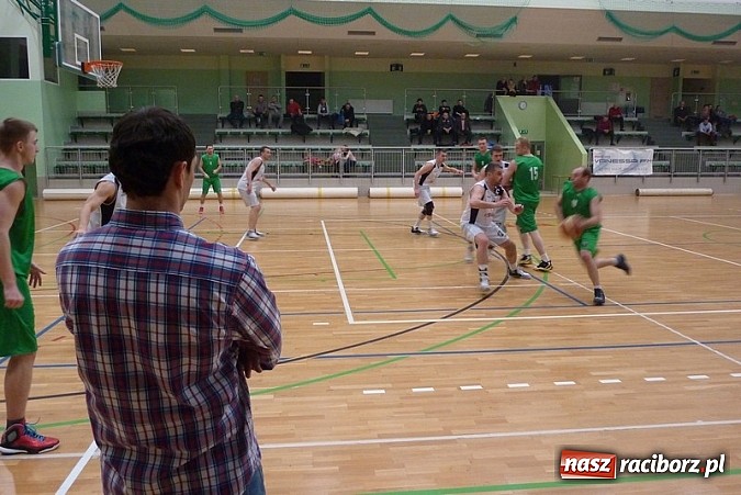 Zdjęcie w galerii na portalu naszraciborz.pl: Koszykówka. Zwycięska Ofensywa  wiadomości z regionu
