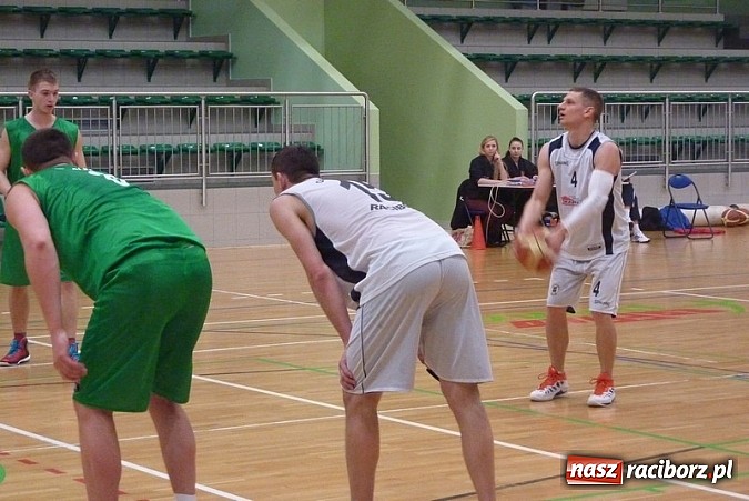 Zdjęcie w galerii na portalu naszraciborz.pl: Koszykówka. Zwycięska Ofensywa  wiadomości z regionu