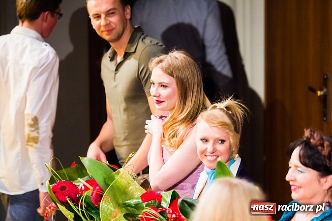 Zdjęcie w galerii na portalu naszraciborz.pl: Boeing Boeing. Odlotowe narzeczone w Raciborskim Centrum Kultury wiadomości z regionu