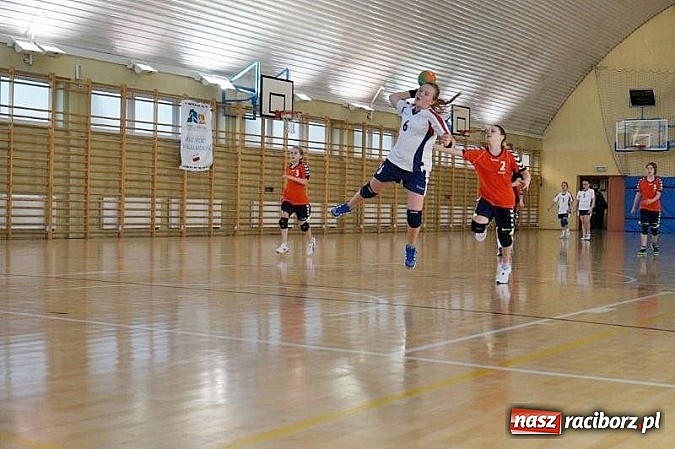 Zdjęcie w galerii na portalu naszraciborz.pl: Międzynarodowy Turniej Piłki Ręcznej Dziewcząt – zobacz wyniki!  wiadomości z regionu
