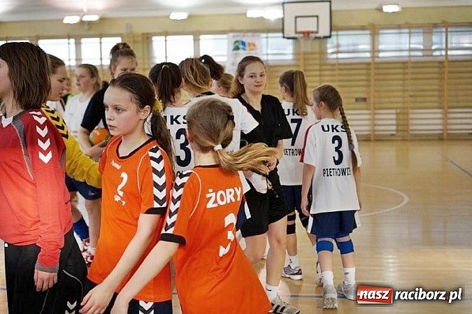 Zdjęcie w galerii na portalu naszraciborz.pl: Międzynarodowy Turniej Piłki Ręcznej Dziewcząt – zobacz wyniki!  wiadomości z regionu