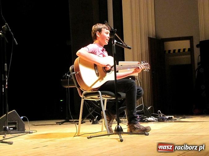 Zdjęcie w galerii na portalu naszraciborz.pl: Na finał ferii w RCK energia wsp&oacute;lnego śpiewu oraz radość z teatru wiadomości z regionu