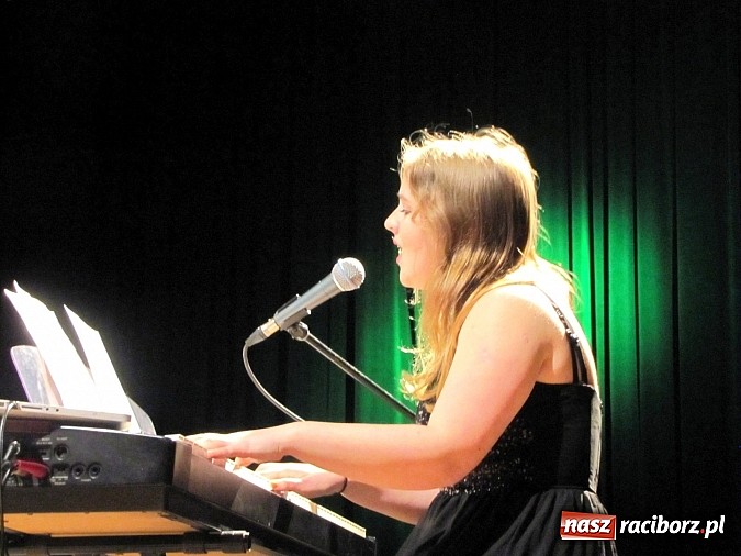 Zdjęcie w galerii na portalu naszraciborz.pl: Na finał ferii w RCK energia wsp&oacute;lnego śpiewu oraz radość z teatru wiadomości z regionu
