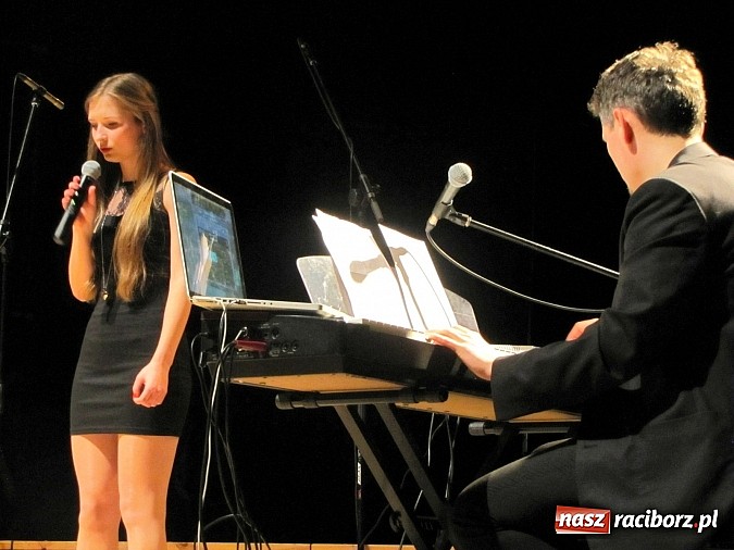 Zdjęcie w galerii na portalu naszraciborz.pl: Na finał ferii w RCK energia wsp&oacute;lnego śpiewu oraz radość z teatru wiadomości z regionu