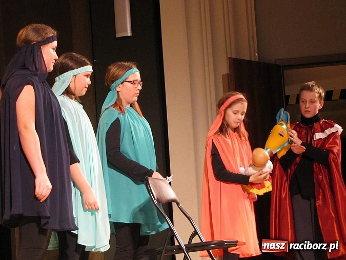 Zdjęcie w galerii na portalu naszraciborz.pl: Na finał ferii w RCK energia wsp&oacute;lnego śpiewu oraz radość z teatru wiadomości z regionu