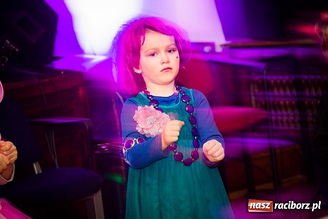 Zdjęcie w galerii na portalu naszraciborz.pl: Barwne stroje i wspólna zabawa na Balu Karnawałowym w MDK wiadomości z regionu