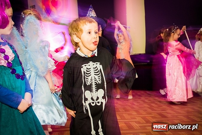 Zdjęcie w galerii na portalu naszraciborz.pl: Barwne stroje i wspólna zabawa na Balu Karnawałowym w MDK wiadomości z regionu