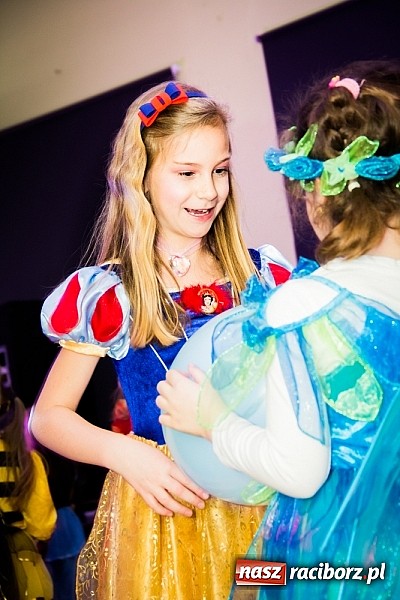 Zdjęcie w galerii na portalu naszraciborz.pl: Barwne stroje i wspólna zabawa na Balu Karnawałowym w MDK wiadomości z regionu