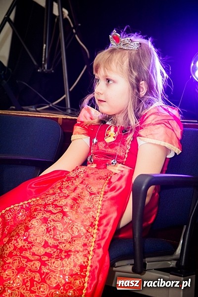 Zdjęcie w galerii na portalu naszraciborz.pl: Barwne stroje i wspólna zabawa na Balu Karnawałowym w MDK wiadomości z regionu