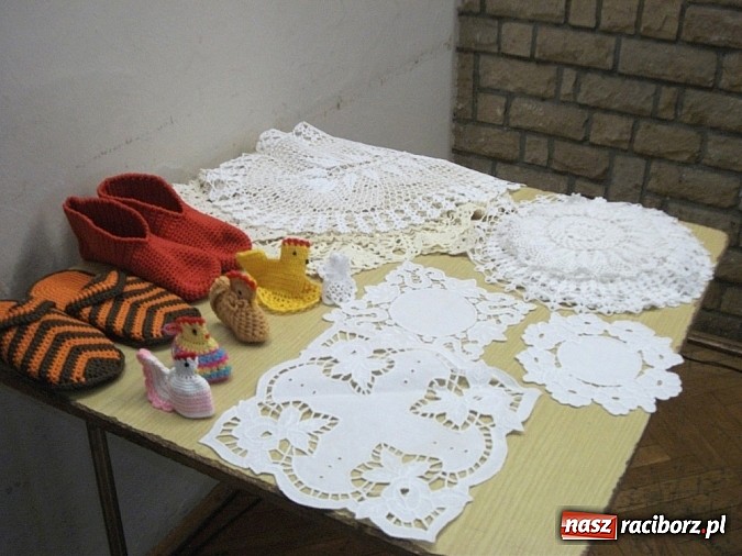 Zdjęcie w galerii na portalu naszraciborz.pl: Szkubanie pierza w Borucinie wiadomości z regionu