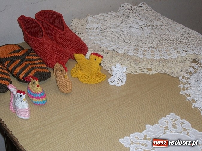 Zdjęcie w galerii na portalu naszraciborz.pl: Szkubanie pierza w Borucinie wiadomości z regionu