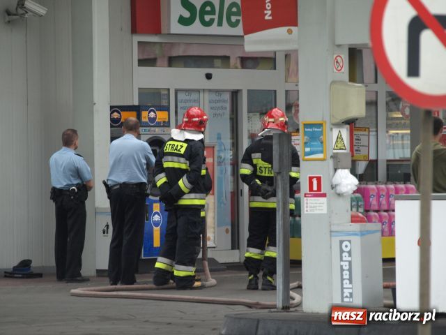 Zdjęcie w galerii na portalu naszraciborz.pl: Szaleniec ze stacji Shella obezwładniony wiadomości z regionu