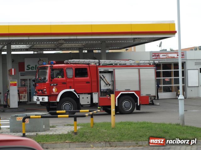 Zdjęcie w galerii na portalu naszraciborz.pl: Szaleniec ze stacji Shella obezwładniony wiadomości z regionu