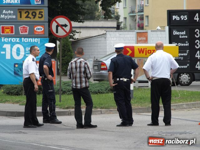 Zdjęcie w galerii na portalu naszraciborz.pl: Szaleniec ze stacji Shella obezwładniony wiadomości z regionu