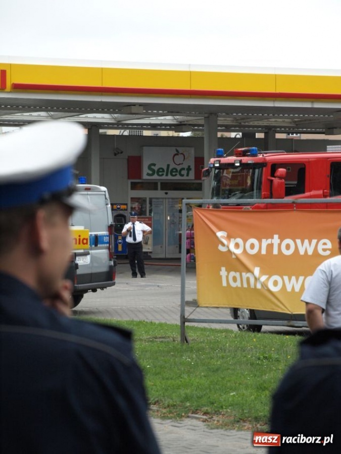 Zdjęcie w galerii na portalu naszraciborz.pl: Szaleniec ze stacji Shella obezwładniony wiadomości z regionu