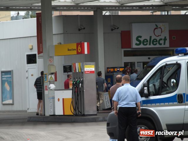 Zdjęcie w galerii na portalu naszraciborz.pl: Szaleniec ze stacji Shella obezwładniony wiadomości z regionu