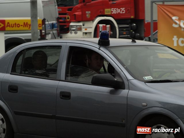 Zdjęcie w galerii na portalu naszraciborz.pl: Szaleniec ze stacji Shella obezwładniony wiadomości z regionu