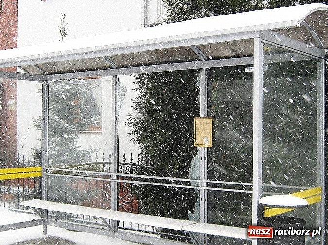 Zdjęcie w galerii na portalu naszraciborz.pl: Bezmyślne zniszczenie przystanków autobusowych w gminie Krzyżanowice wiadomości z regionu
