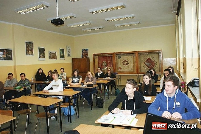 Zdjęcie w galerii na portalu naszraciborz.pl: O zasadach rekrutacji do służby w Policji  wiadomości z regionu