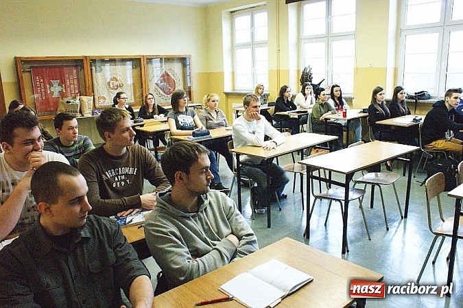 Zdjęcie w galerii na portalu naszraciborz.pl: O zasadach rekrutacji do służby w Policji  wiadomości z regionu