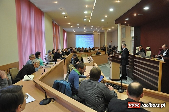 Zdjęcie w galerii na portalu naszraciborz.pl: Pierwsza debata o placu Długosza. Eksperci nie mają wątpliwości - wróćmy do historii wiadomości z regionu