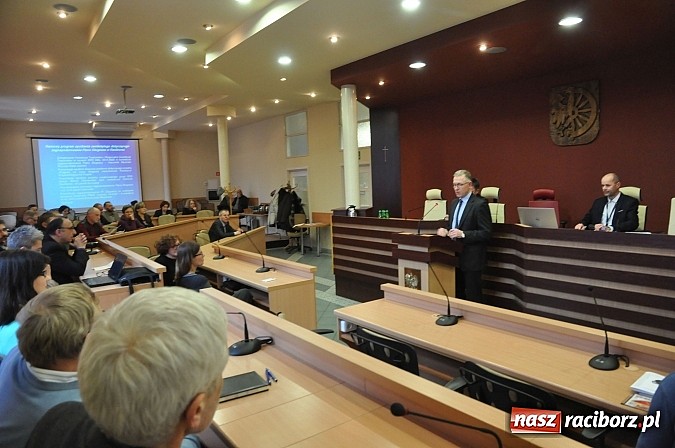 Zdjęcie w galerii na portalu naszraciborz.pl: Pierwsza debata o placu Długosza. Eksperci nie mają wątpliwości - wróćmy do historii wiadomości z regionu