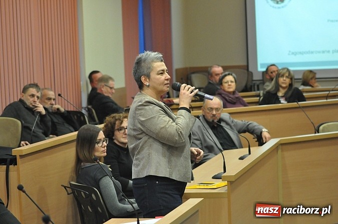 Zdjęcie w galerii na portalu naszraciborz.pl: Pierwsza debata o placu Długosza. Eksperci nie mają wątpliwości - wróćmy do historii wiadomości z regionu