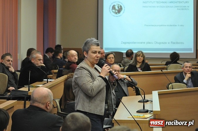 Zdjęcie w galerii na portalu naszraciborz.pl: Pierwsza debata o placu Długosza. Eksperci nie mają wątpliwości - wróćmy do historii wiadomości z regionu