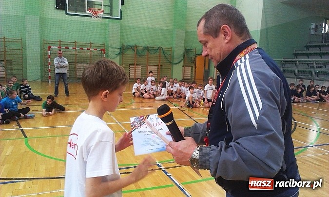 Zdjęcie w galerii na portalu naszraciborz.pl: Podstawówki grały i bawiły się na turnieju w Rafako wiadomości z regionu