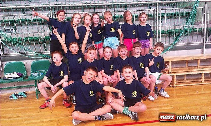 Zdjęcie w galerii na portalu naszraciborz.pl: Podstawówki grały i bawiły się na turnieju w Rafako wiadomości z regionu