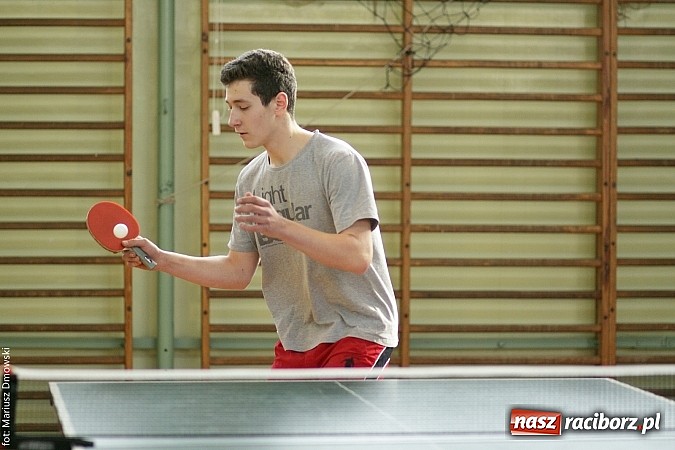 Zdjęcie w galerii na portalu naszraciborz.pl: Powiatowe zawody w tenisie stołowym w Tworkowie wiadomości z regionu