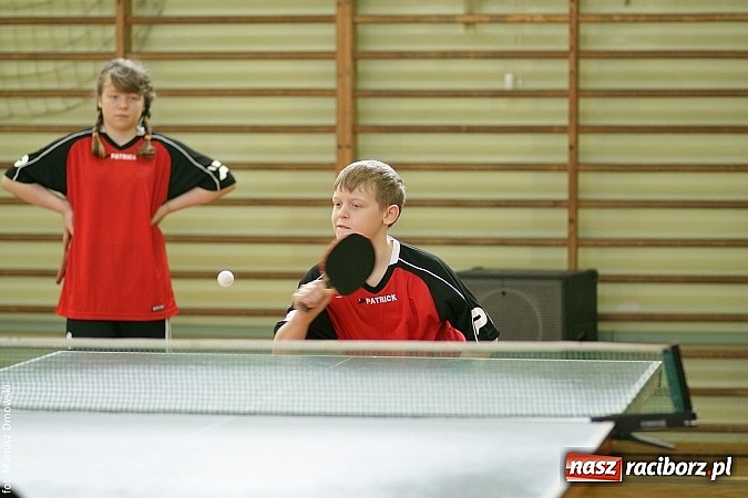 Zdjęcie w galerii na portalu naszraciborz.pl: Powiatowe zawody w tenisie stołowym w Tworkowie wiadomości z regionu