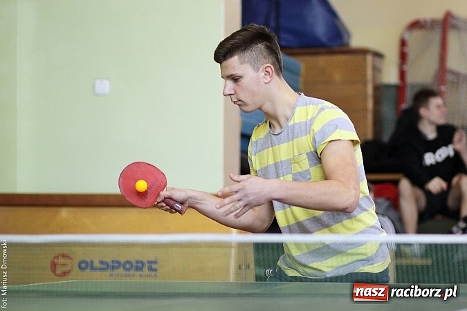 Zdjęcie w galerii na portalu naszraciborz.pl: Powiatowe zawody w tenisie stołowym w Tworkowie wiadomości z regionu
