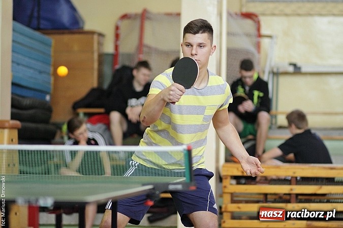 Zdjęcie w galerii na portalu naszraciborz.pl: Powiatowe zawody w tenisie stołowym w Tworkowie wiadomości z regionu