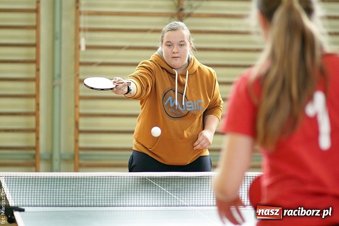Zdjęcie w galerii na portalu naszraciborz.pl: Powiatowe zawody w tenisie stołowym w Tworkowie wiadomości z regionu