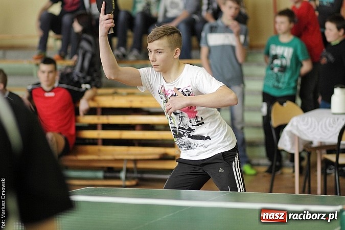 Zdjęcie w galerii na portalu naszraciborz.pl: Powiatowe zawody w tenisie stołowym w Tworkowie wiadomości z regionu