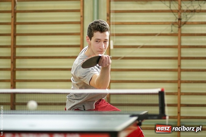 Zdjęcie w galerii na portalu naszraciborz.pl: Powiatowe zawody w tenisie stołowym w Tworkowie wiadomości z regionu